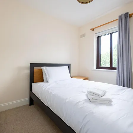 3bed With Backyard 10min To Milltown Tram & Bus Stops Dublin