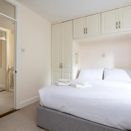 Сasa de vacaciones 3bed With Backyard 10min To Milltown Tram & Bus Stops *