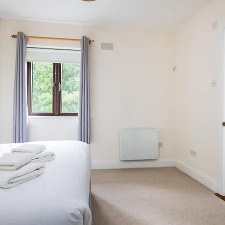 Сasa de vacaciones 3bed With Backyard 10min To Milltown Tram & Bus Stops