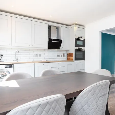 3bed With Backyard 10min To Milltown Tram & Bus Stops Dublín